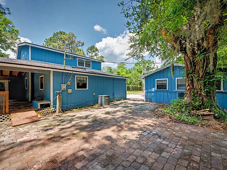 302 Bernard Rd — Photo 7