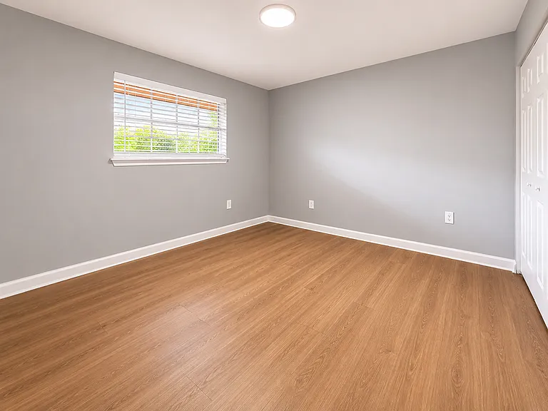 420 Fairfax Dr #B — Photo 22