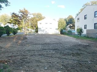 77 Webber St, Springfield, MA 01108