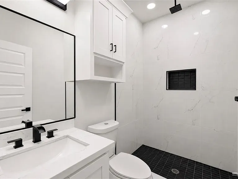352 Elias Lopez St — Photo 10