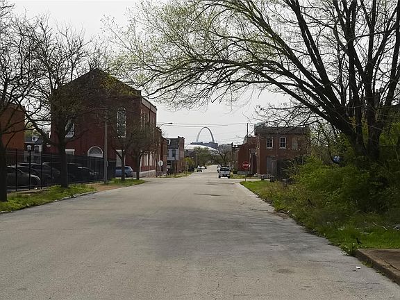 5th image of 2705 Blair Ave