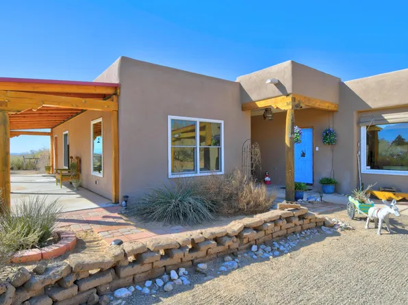 601 Reclining Acres Rd, Corrales, NM 87048