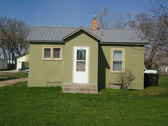 2nd image of 528 4th St SE