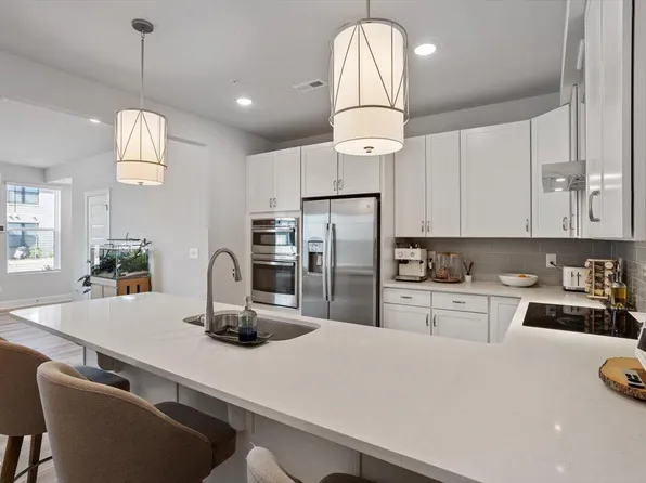 1234 Coach Station Aly #101, Raleigh, NC 27601