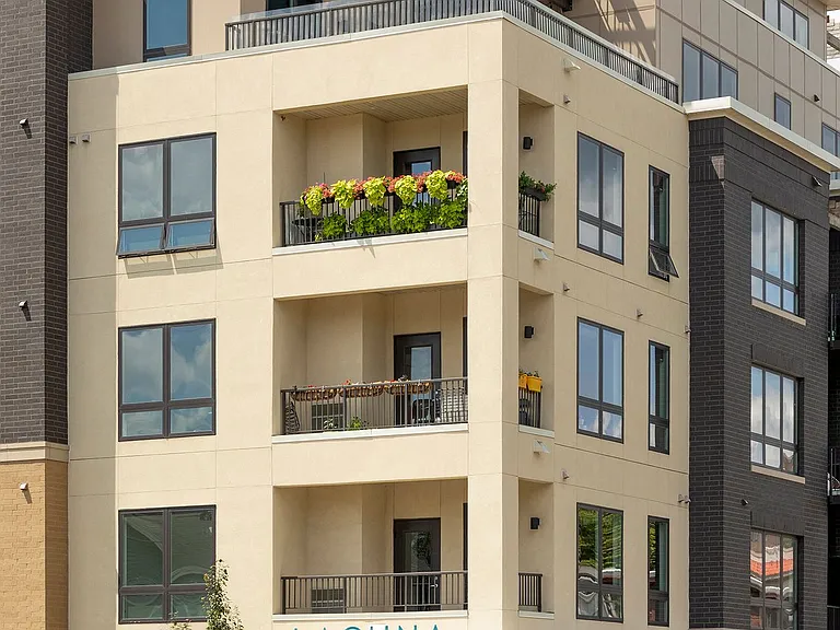 Laguna Apartments — Photo 13