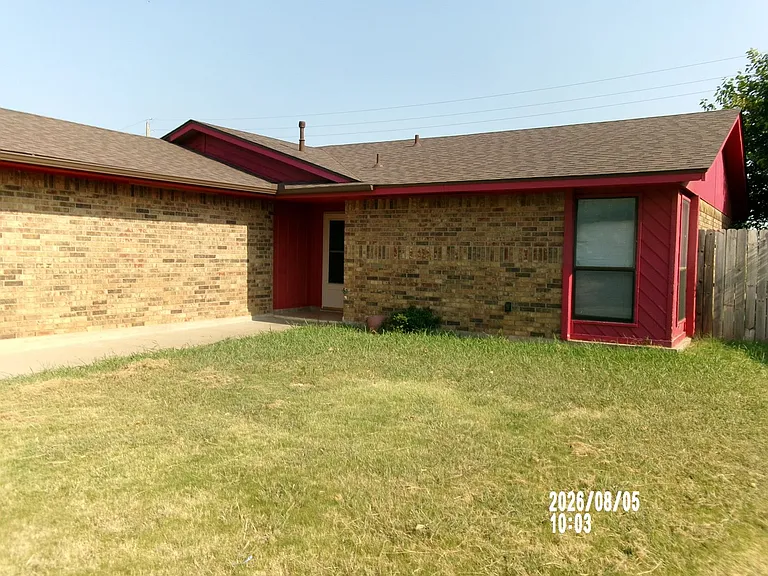 6049 SW Atterbury Dr — Photo 2