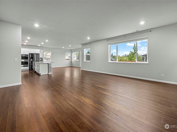 5th image of 5501 24th Street NE