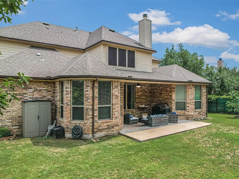 223 Lake Como Dr — Photo 32