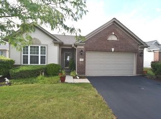 2636 Venetian Ln, Elgin, IL 60124