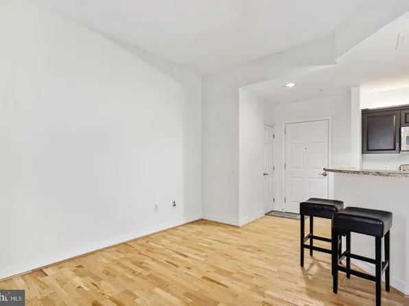 1600 Arch St APT 1112, Philadelphia, PA 19103