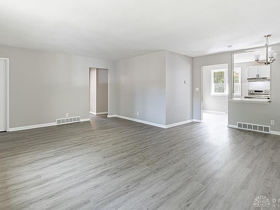 5th image of 420 Stoneybrook Dr