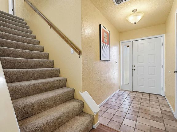 4th image of 1011 Mockingbird Ln