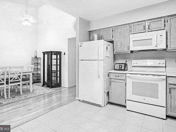 4th image of 1955 Marconi Cir