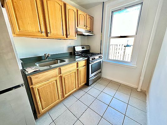 3rd image of 34-32 91st St APT D52