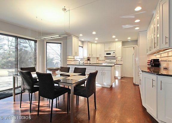 5th image of 3585 Dauphine Ave