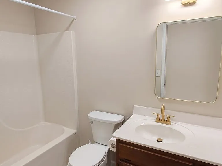 314 Beverly St — Photo 8