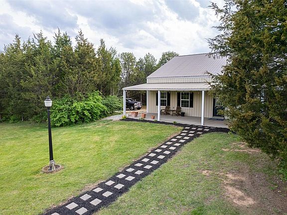 4th image of 685 Little Fox Ct
