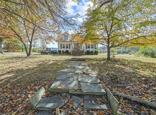 224 Mountain Ln, Alpine, TN 38543