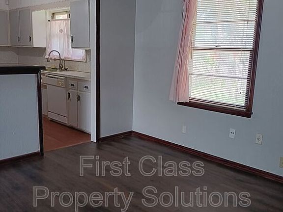4th image of 2801 SW 51st St