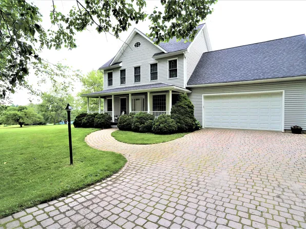 36 Tomahawk Path, Derby, VT 05829