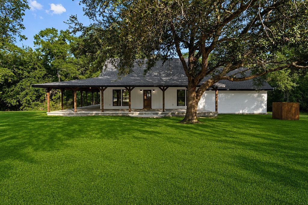 148 Cook Dr - Property Image
