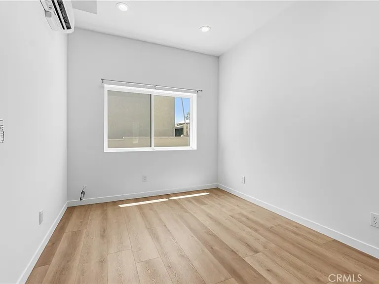 1105 N Coast Hwy #M — Photo 8