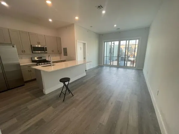 15 Library Ct #301, Bayonne, NJ 07002