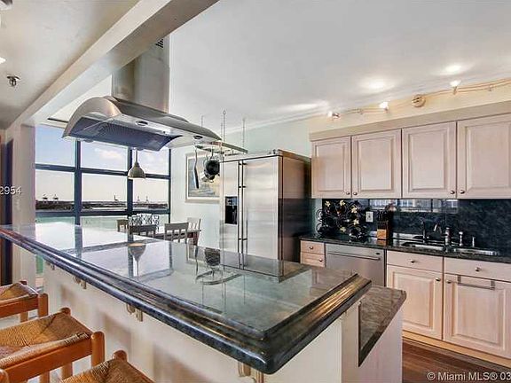 3rd image of 9 Island Ave APT 1708