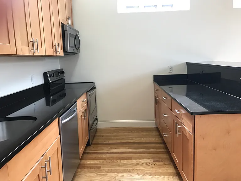 27 Western Avenue — Photo 11