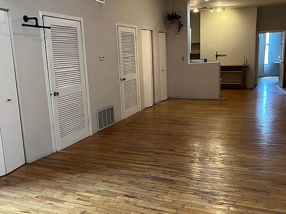3rd image of 1152 N Milwaukee Ave APT 2R