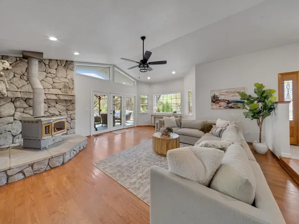 10563 Rim View Cir, Auburn, CA 95603
