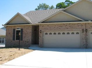 6510 N Queen Frances Ln, Peoria, IL 61615