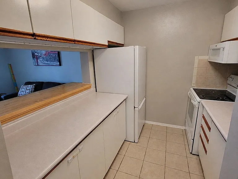 260 Brittany Dr #414 — Photo 5