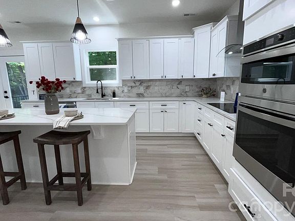 5th image of 10405 Briarhurst Pl #18