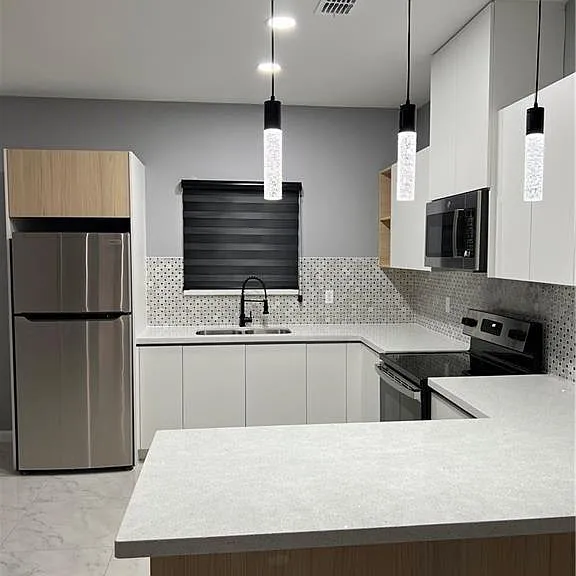 1421 Iris Ave #4 — Photo 5