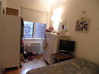 Rented by R New York