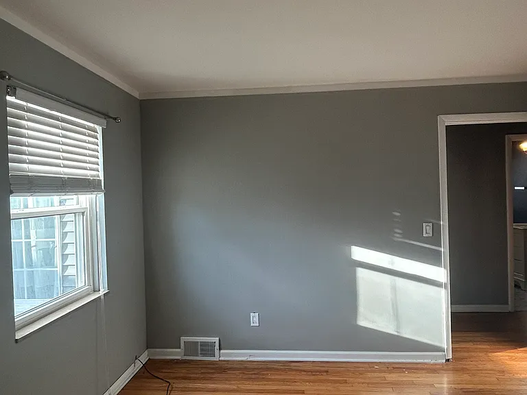 18968 Chester Ave — Photo 11