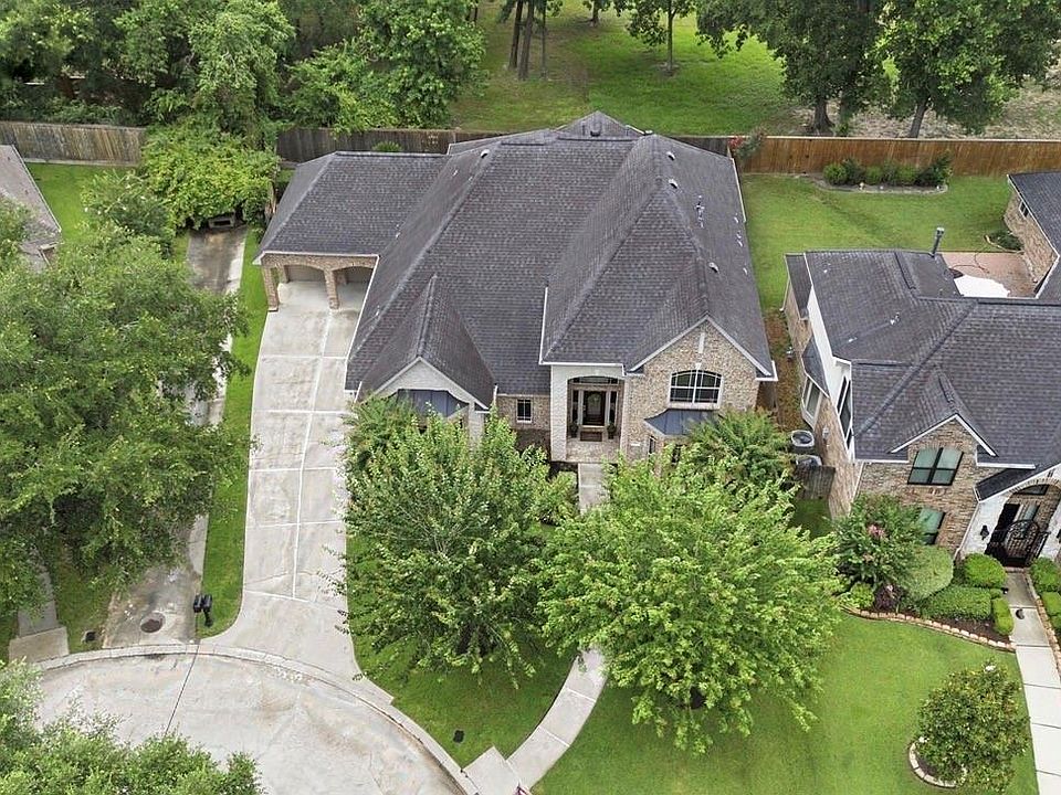 1st image of 14 Bentley Park Ct