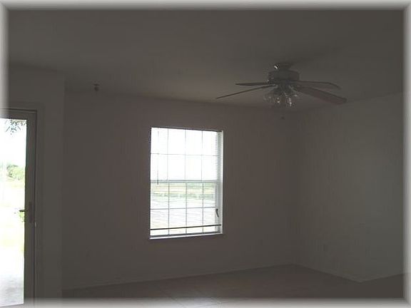 5th image of 3141 Halifax Dr