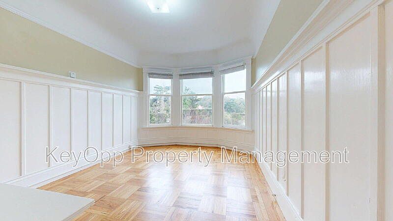 1st image of 1112 Lake St