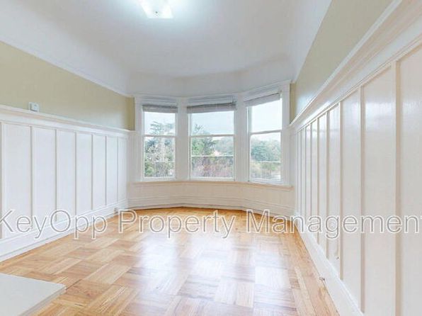 1112 Lake St