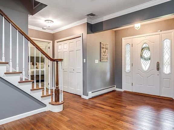 3rd image of 18 Melody Ln