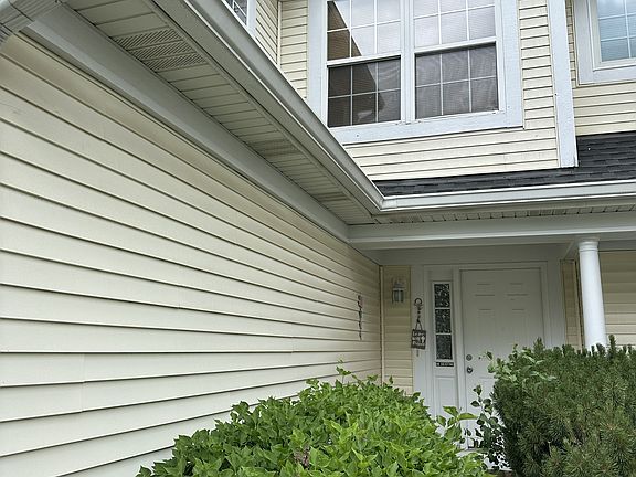 2nd image of 127 Tara Ln