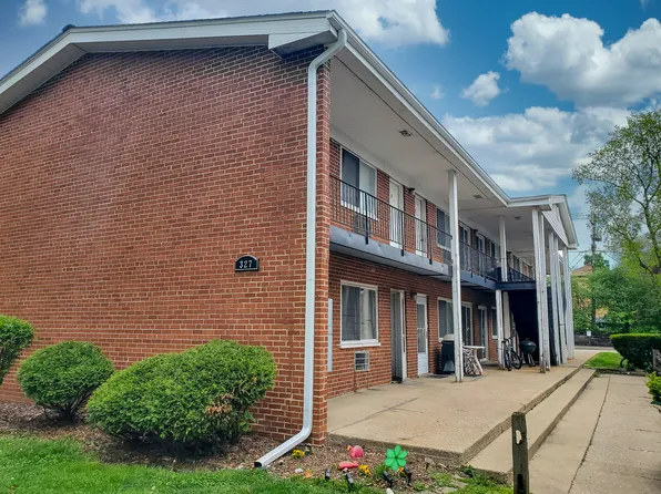 327 N Princeton Ave APT 8, Villa Park, IL 60181