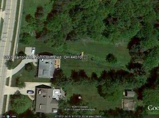 6993 Barton Rd, North Olmsted, OH 44070