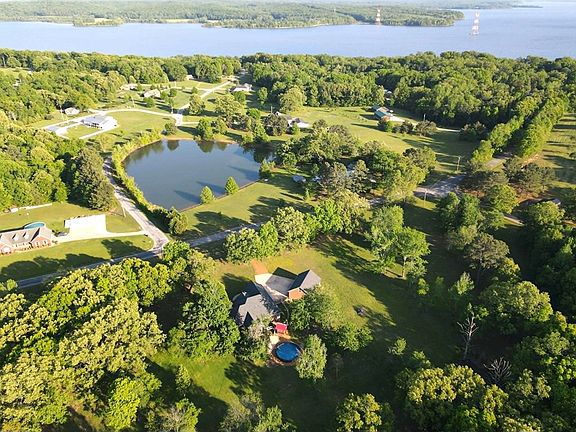 2nd image of 256 Lakehill Beach Estates Rd