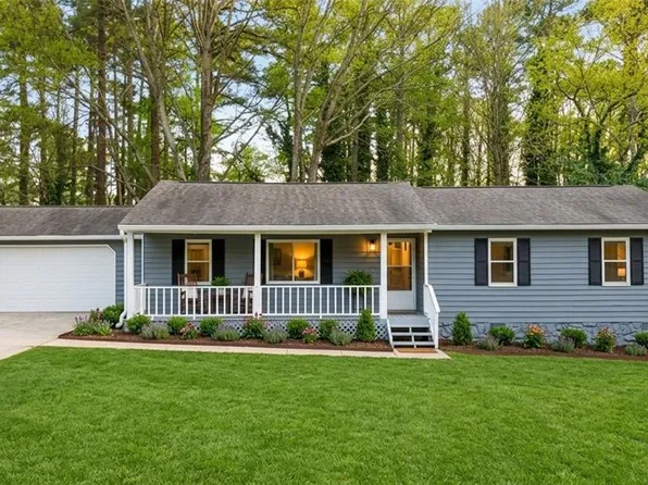1118 Blazing Rdg, Lawrenceville, GA 30046
