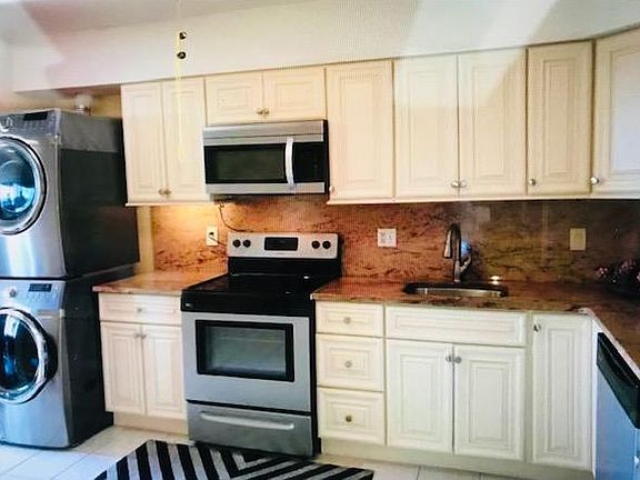 4th image of 3709 S George Mason Dr APT 1506E