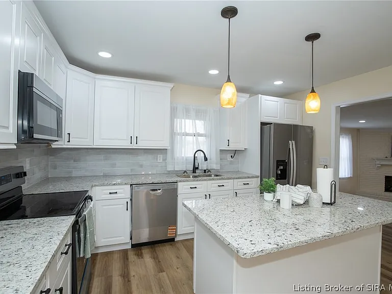 2413 Saint Andrews Rd — Photo 19