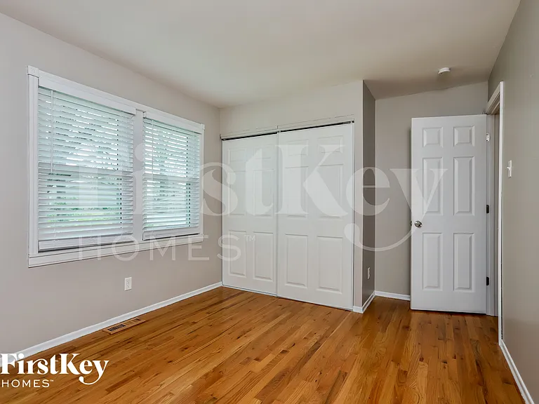 1331 Glenstone Dr — Photo 11